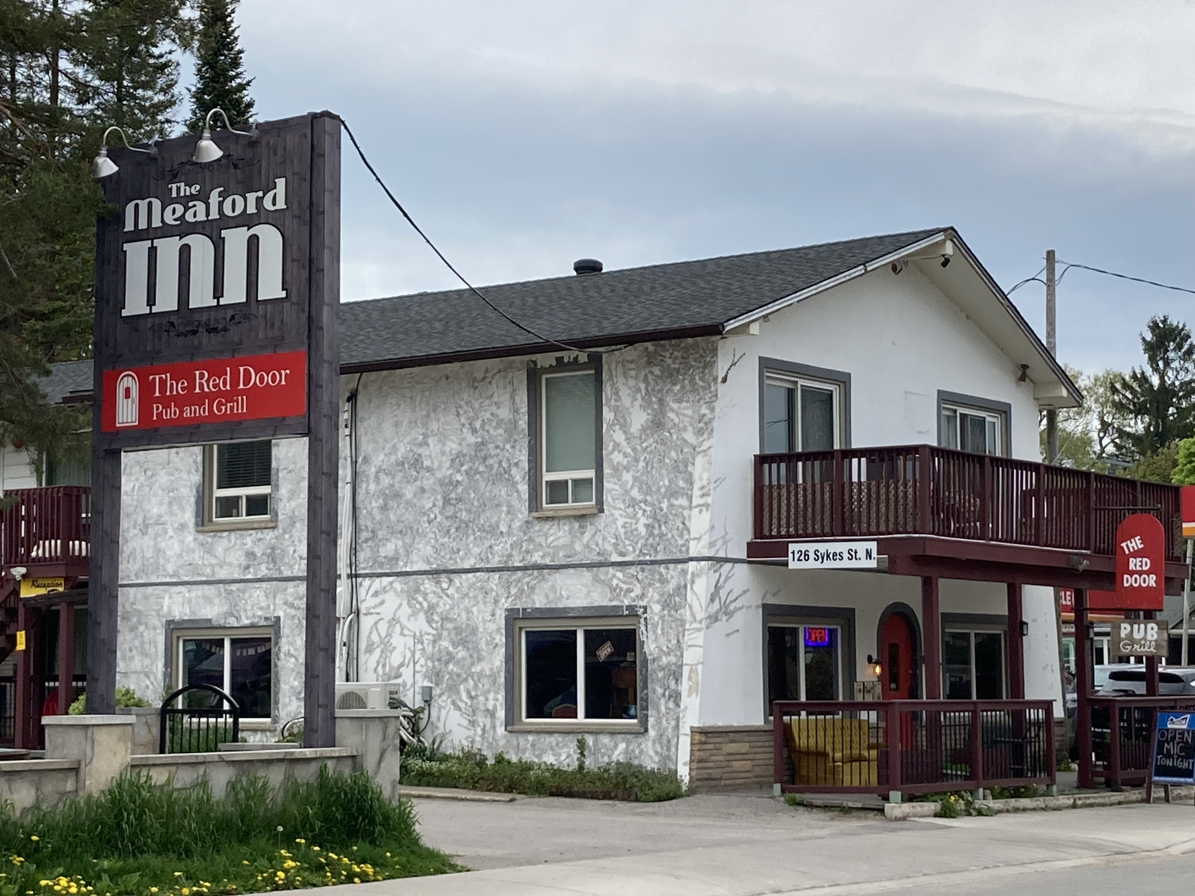 Meaford Inn and Red Door Pub & Grill